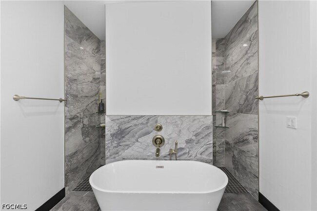 Building Photo - 1102 Mohawk Pkwy