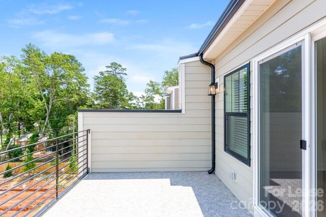 Building Photo - 342 Freeland Pk Dr