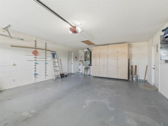 Building Photo - 1103 Chaparral Dr