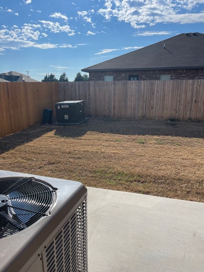 Building Photo - 3 bedroom duplex in Newcastle