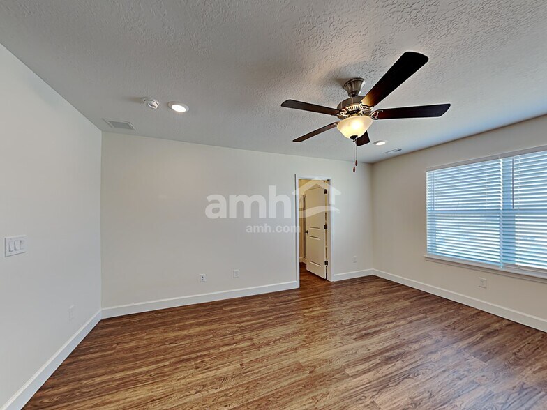 Building Photo - 4347 N Morgan Way