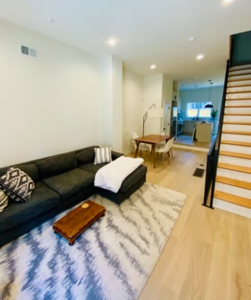 Building Photo - 2013 Abigail St