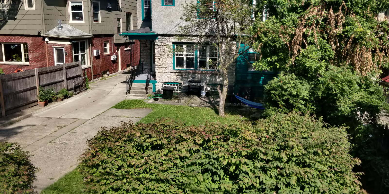 Building Photo - 562 Richmond Ave