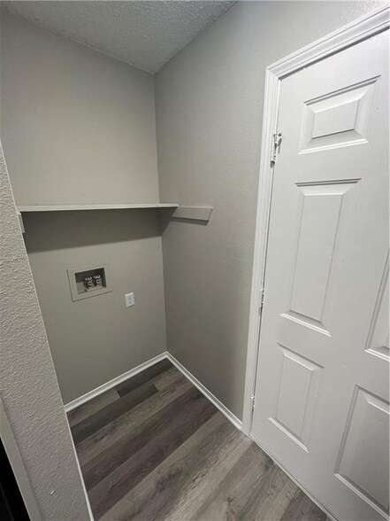 Building Photo - 1374 N Chickadee Ave