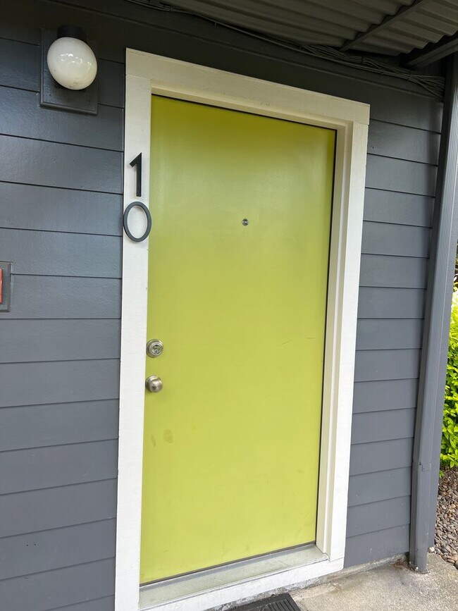 Building Photo - Arbor Lodge University of Portland Adidas ...