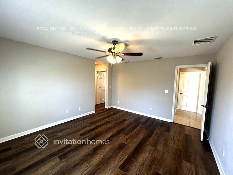 Building Photo - 347 NW Bayshore Blvd