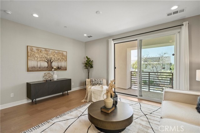 Building Photo - 370 Sawbuck