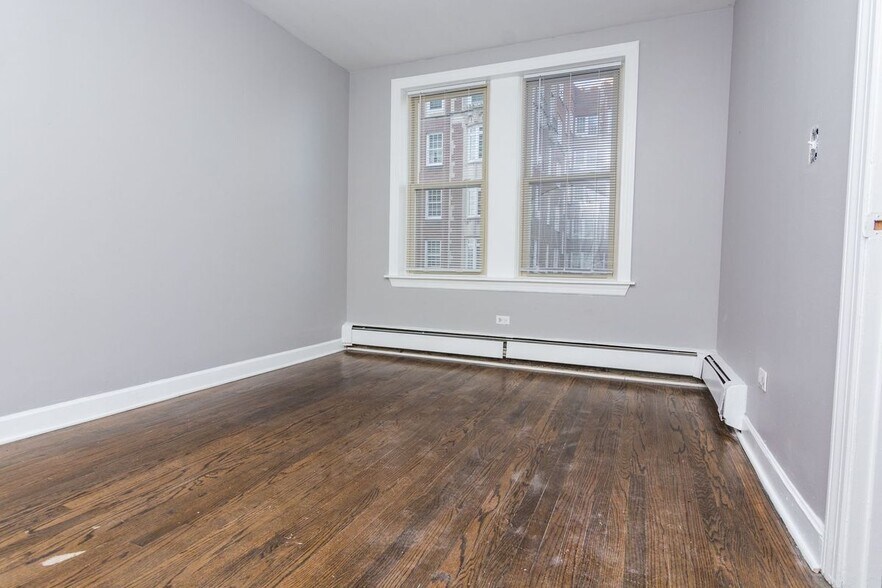 Building Photo - 7130 S Jeffery Blvd