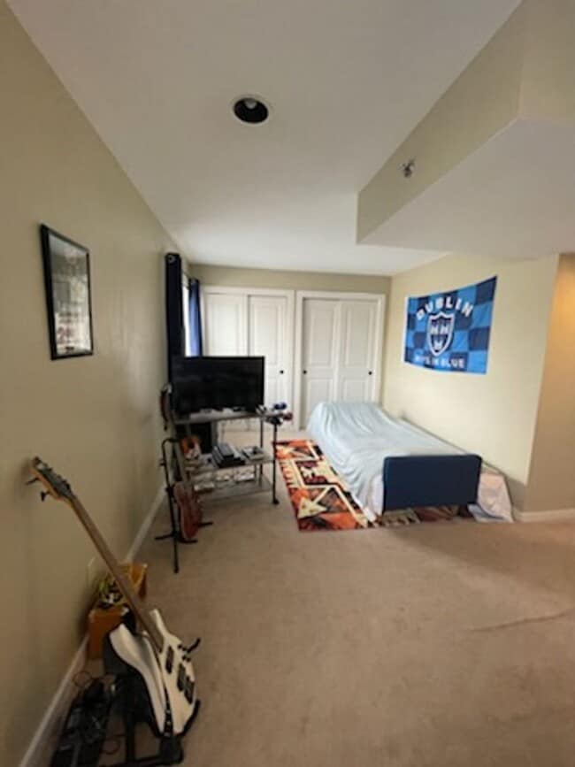 Building Photo - 2 BR 2 BA Condo