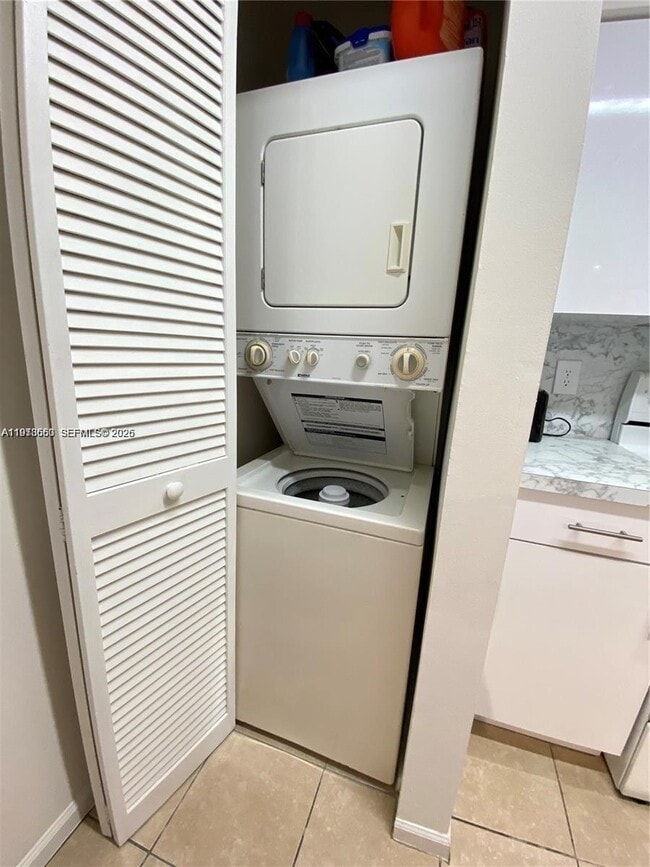 Building Photo - 1350 SE 3rd Ave