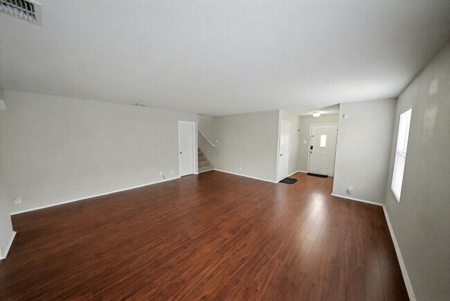 Building Photo - Beautiful 4-Bedroom Home in Bulverde Villa...