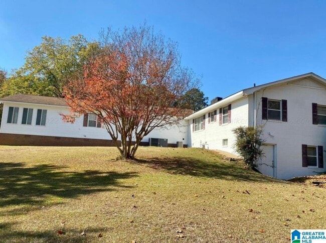 Building Photo - 1000 Highland Rd