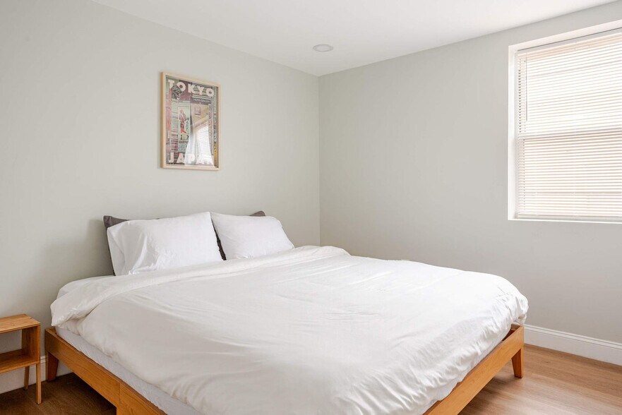 Building Photo - 1816 S 9th St