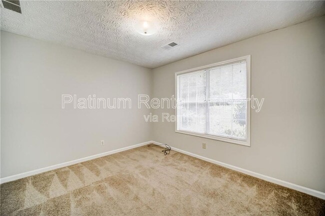 Building Photo - 5113 Hill Farm Dr NE