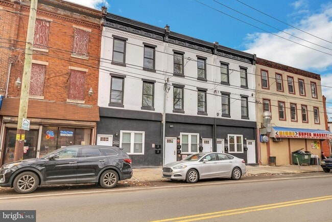 Building Photo - 2626-28 Ridge Ave