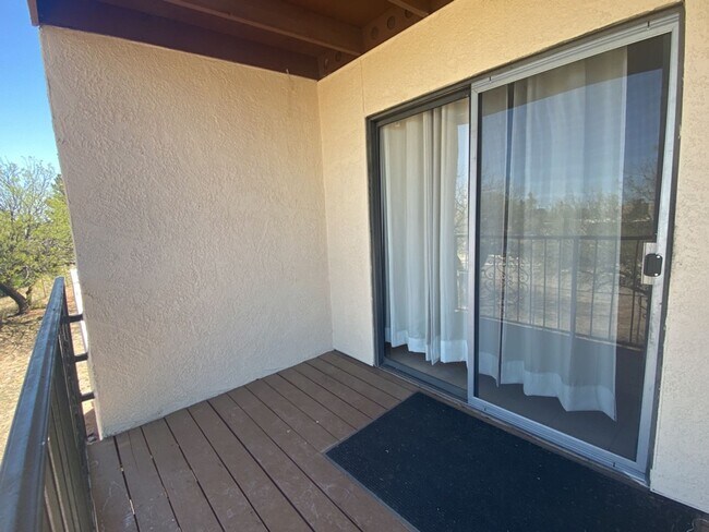 Building Photo - Very Nice 2 Bedroom Condo!!!