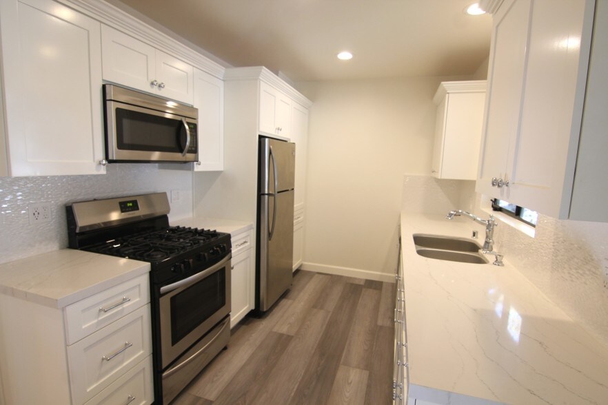 Building Photo - 1523 S Wooster St