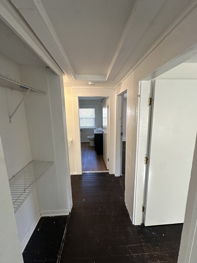 Building Photo - 1023 Bement St