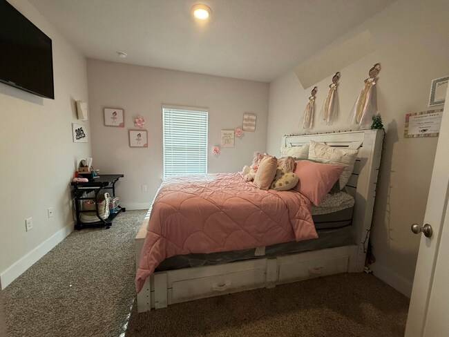 Building Photo - Pensacola - Kaheeley Ridge - 4 bedroom, 3 bathroom