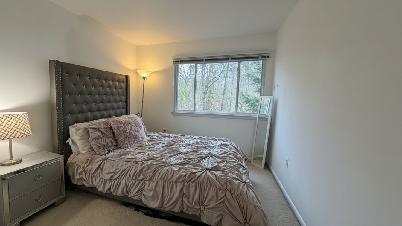 Bedroom 2 - 16031 Dorset Rd