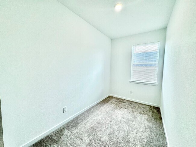 Building Photo - 21823 White Stone Creek Dr