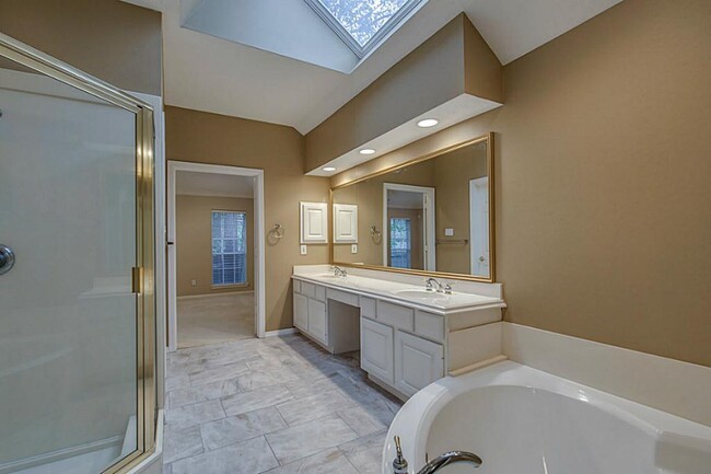 Building Photo - 50 Vista Cove Dr