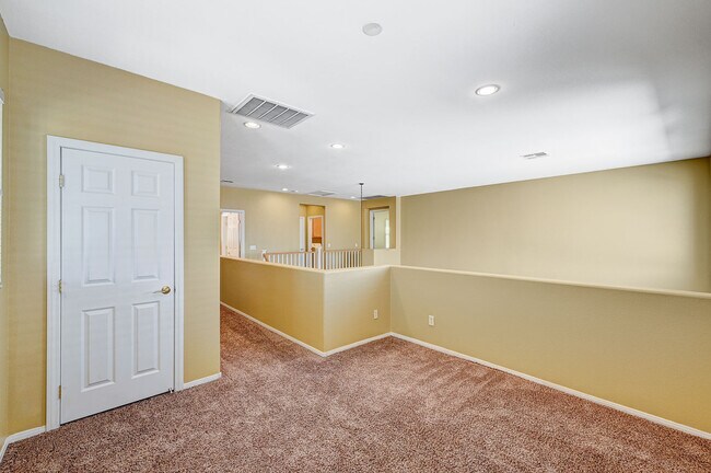 Building Photo - 11248 Newbury Hills Ave