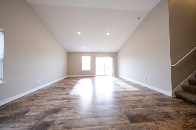 Building Photo - 5109 Mustang Dr