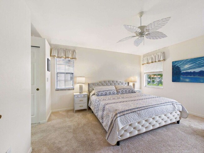 Building Photo - Furnished Seasonal or Annual Rental in Pipers Grove – 3BR Townhome with Lake View