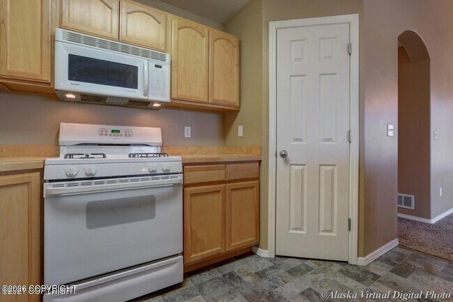 Building Photo - 7615 Melody Commons Ct