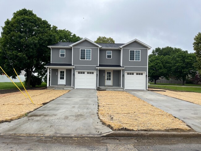 Building Photo - 397 W Main St