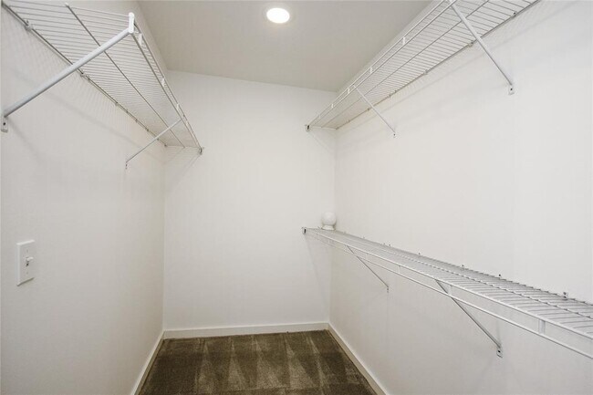 Building Photo - 319 Sydnor St