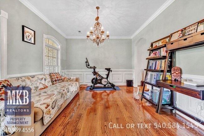 Building Photo - 7621 Nandina Dr