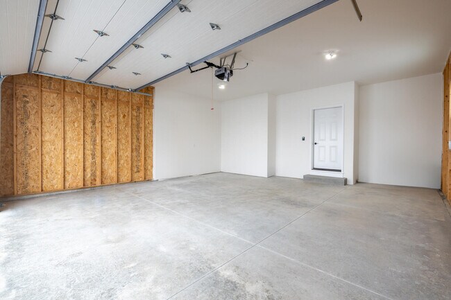 Building Photo - 1793 Cedar Ridge Dr