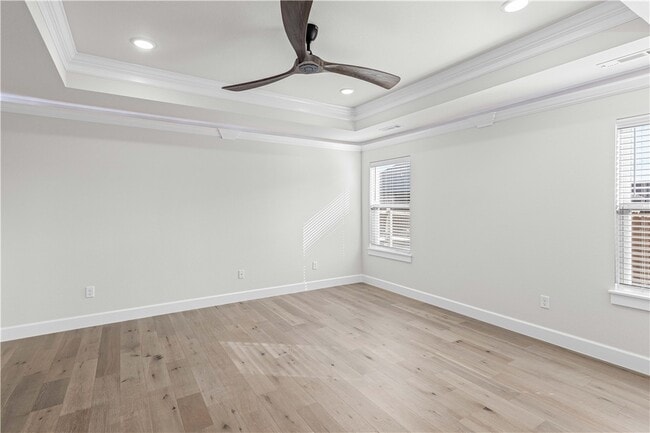 Building Photo - 701 Bronco St