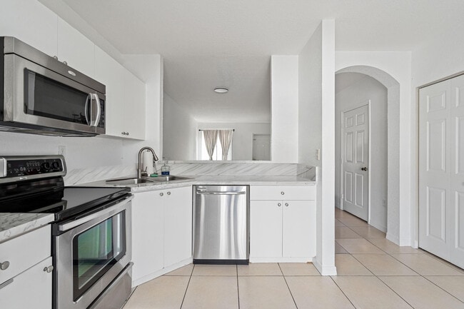 Building Photo - 13765 SW 171st Terrace