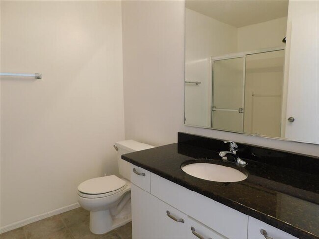 Master Bath - 231 Juarez Way