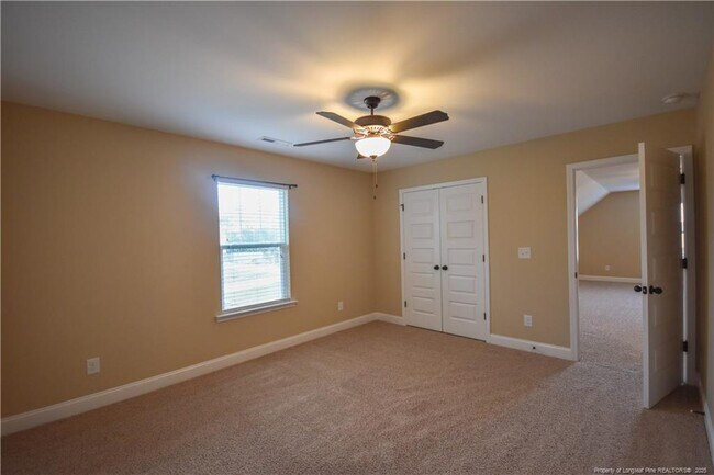 Building Photo - 124 Summer Creek Ln