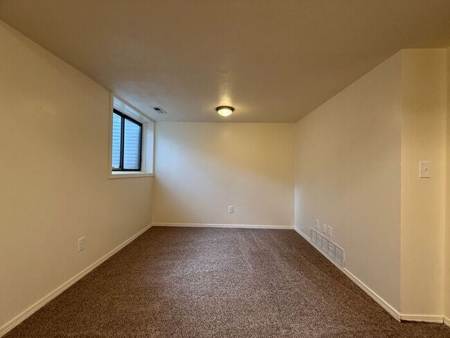 Building Photo - Beautiful Briargate Living: 5 Bedrooms, Walk-In Closets & 5-Piece Suite | Move-In Special: $500 O...