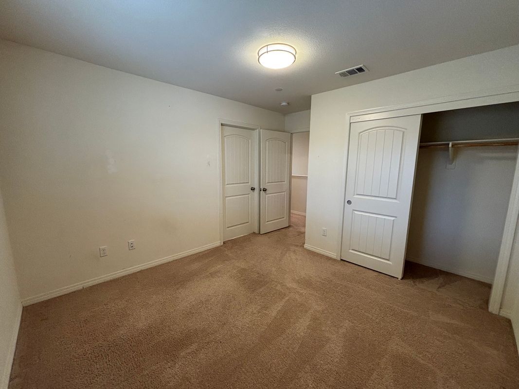 Building Photo - 12828 Shawnee