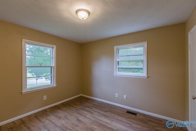 Building Photo - 4328 Barry St NW