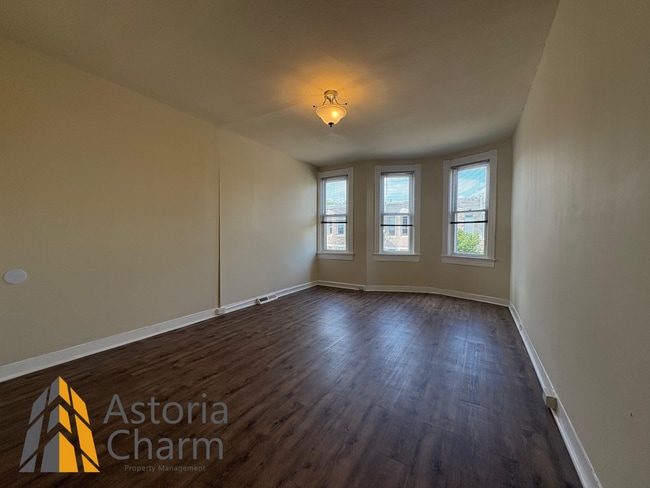 Building Photo - Move-In Ready 4-Bedroom Home with Updated ...