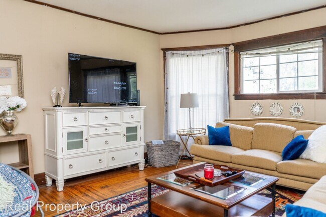 Building Photo - 5 br, 2 bath House - 1501 Wilson Ave.