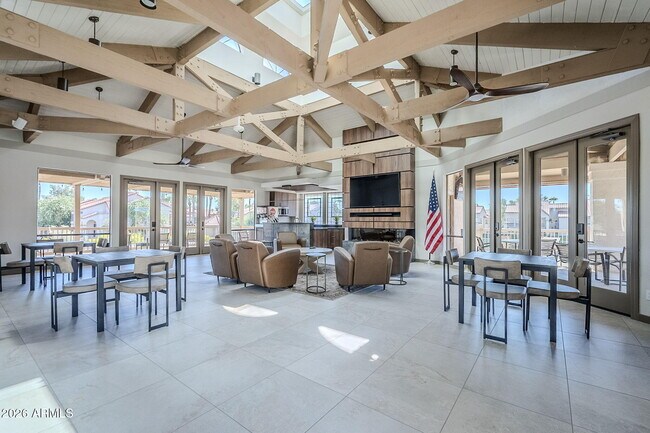 Building Photo - 9708 E Vía Linda