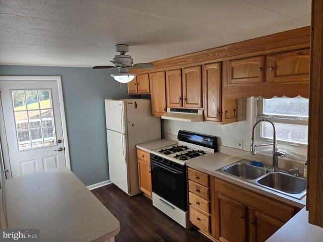 Building Photo - 1207 Deer Creek Church Rd