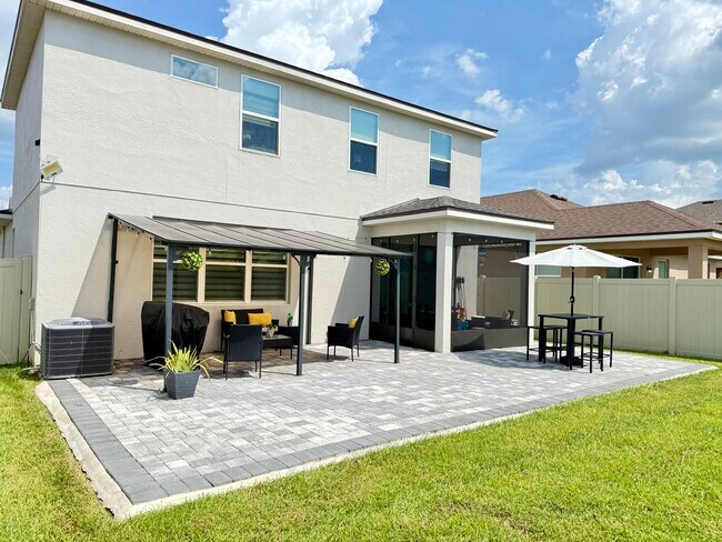 Building Photo - 1732 Flourish Ave
