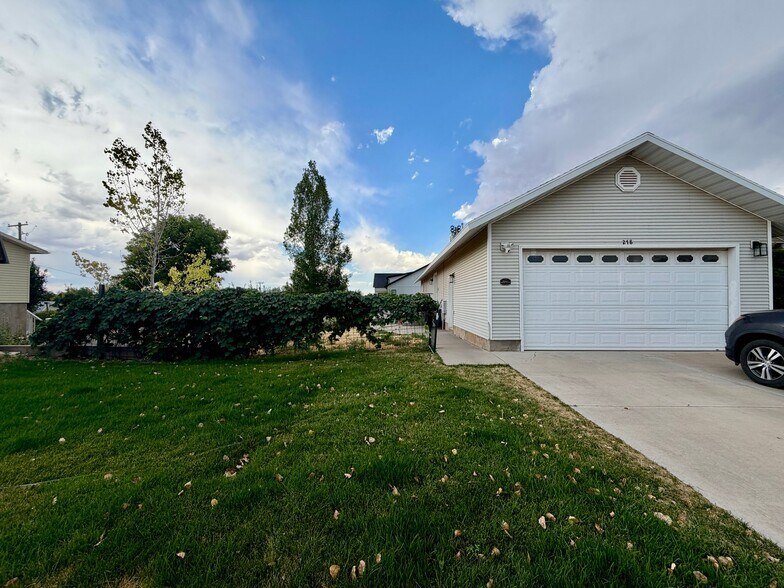 Building Photo - 278 N 200 W