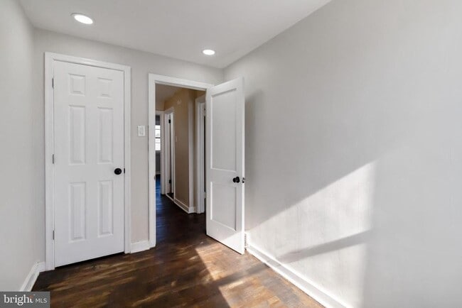 Building Photo - 7836 Fayette St