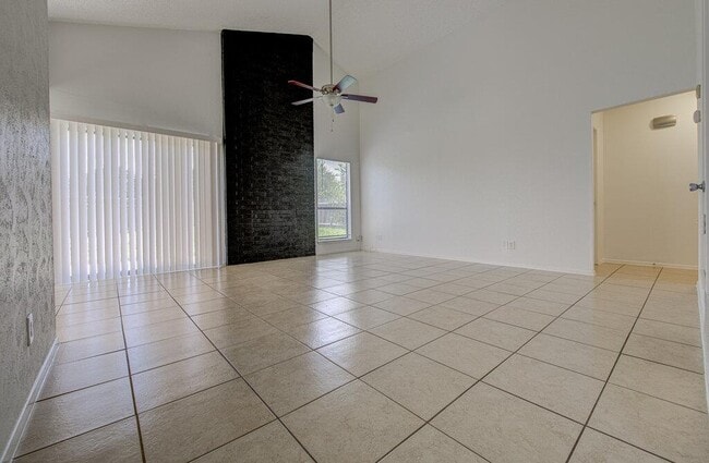 Building Photo - 1200 Westcott Dr