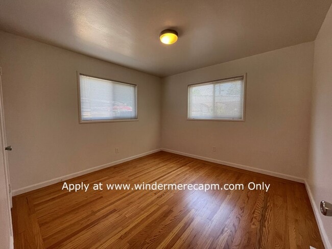 Building Photo - Fabulous Hollywood Park home 2BDRM 2BATH + Bonus/Office Room